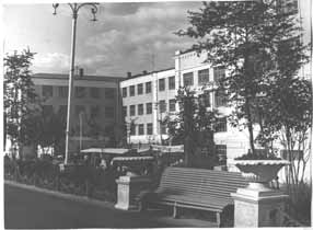 Школа в 60-е годы. Фото из архива А.В.Зильберминца